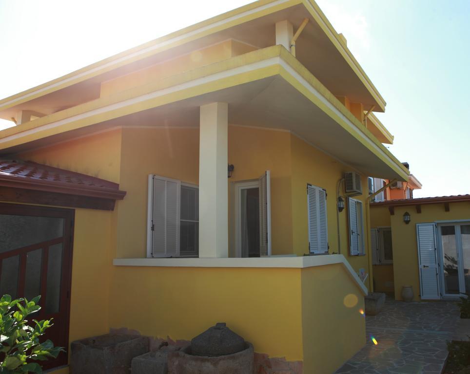 Càbras B&B Terre Del Sinis المظهر الخارجي الصورة